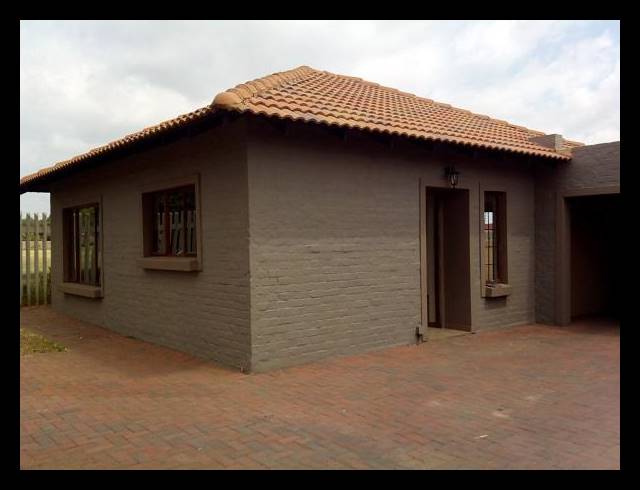 2 BEDROOM PROPERTY TO RENT IN HEATHERVIEW